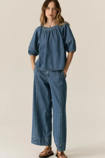 POL CLOTHING Tops|Travel Essentials-CARSEN TOP LIGHT-WASH