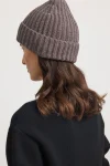 chunky-wool-beanie-yTCRWPUS-0.webp