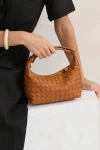 cleo-woven-handbag-unCuquwy-0.webp