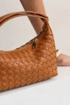 cleo-woven-handbag-unCuquwy-0.webp