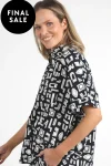 etched-geo-shirt-AHHqnOee-0.webp
