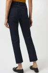 gia-slim-fit-jean-zhZQnsub-0.webp