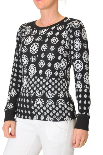 DOLCEZZA Tops-KNITTED PULLOVER TEE BLACK-WHITE