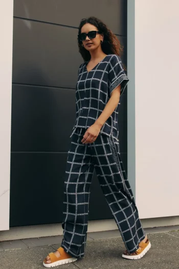 MADLY SWEETLY Tops|Weekend Edit-LYRICAL TOP NAVY