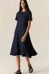 saga-pocket-dress-XkKXJrUz-0.webp