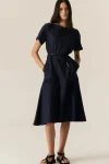 saga-pocket-dress-XkKXJrUz-0.webp