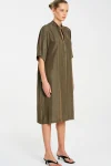 zip-plaza-dress-ksOojAQI-0.webp
